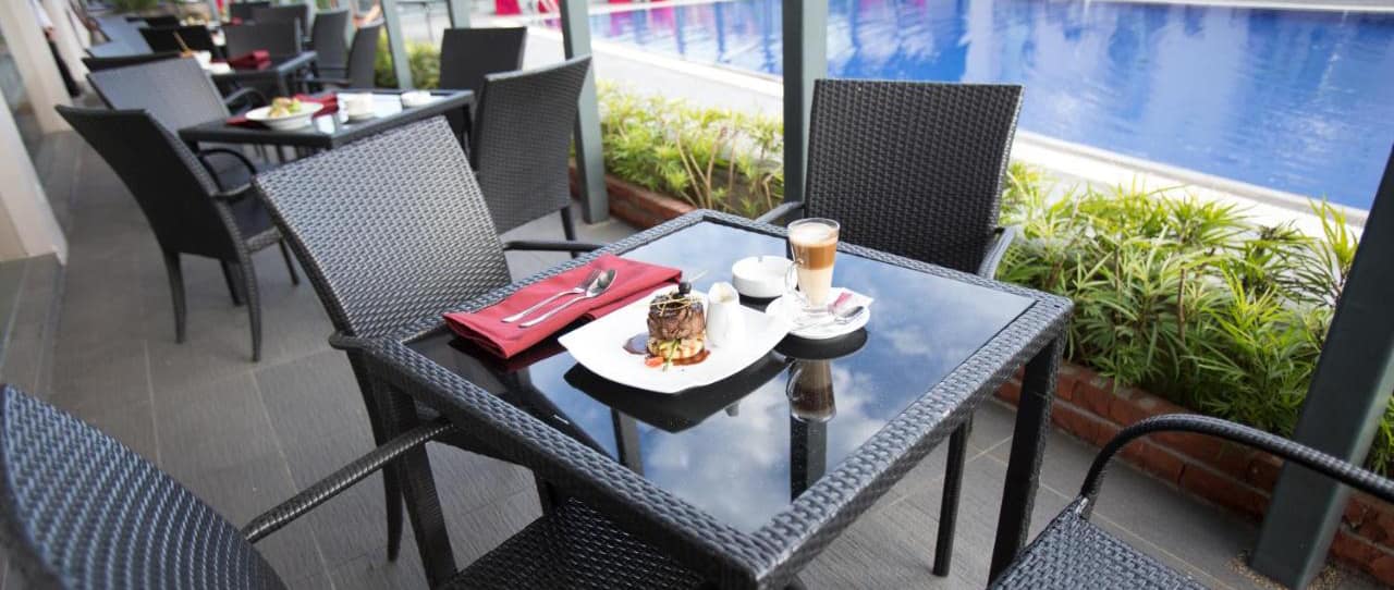 Poolside coffee and dessert