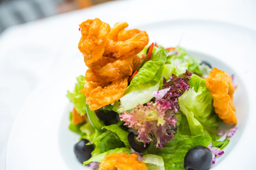 Fried calamari with garden salad