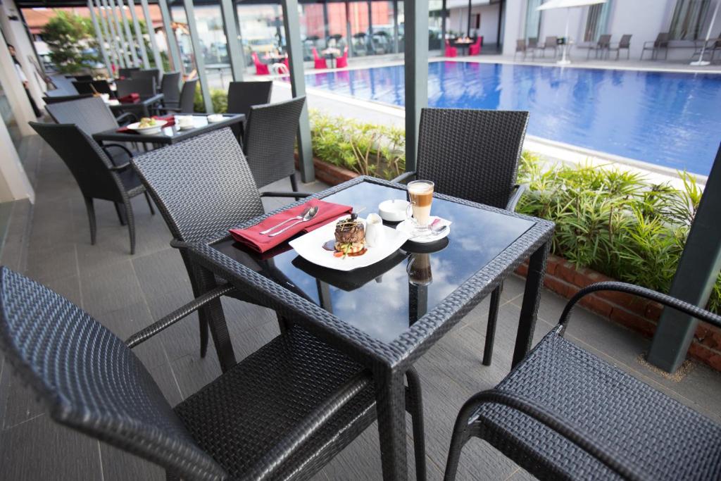 VIP Hotel gallery photo 31