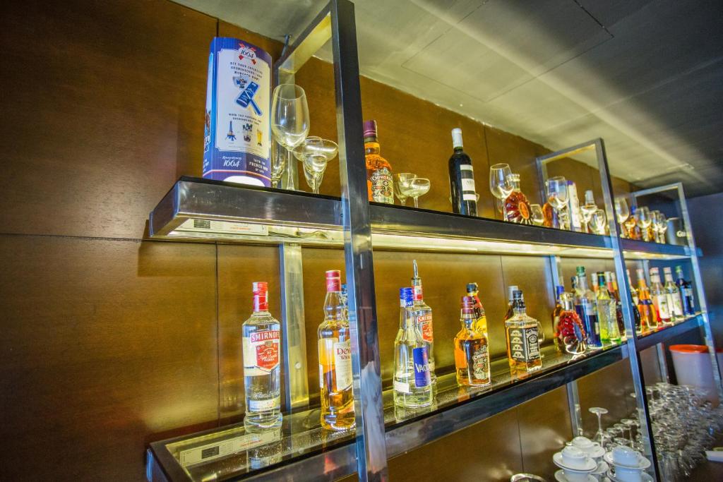 VIP Hotel gallery photo 19