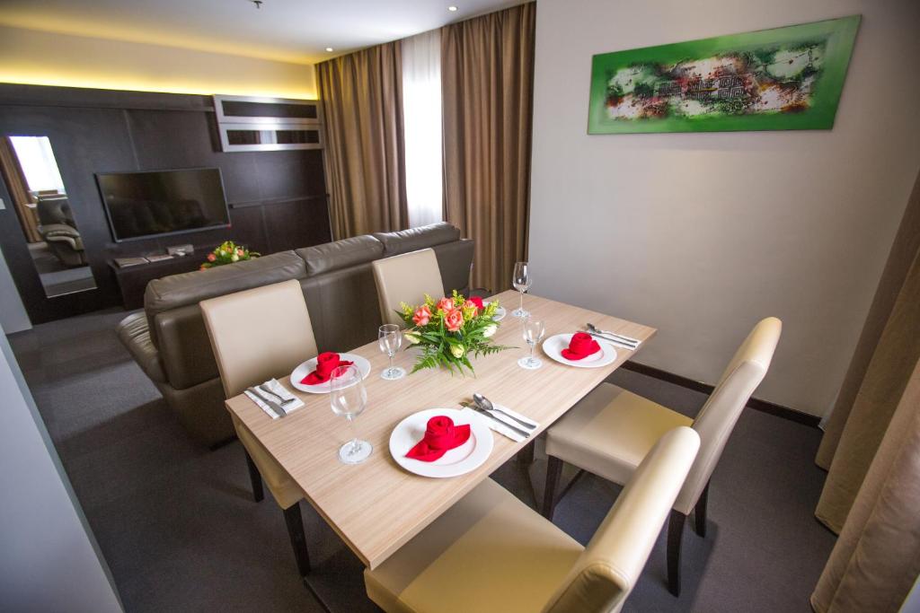 VIP Hotel gallery photo 11